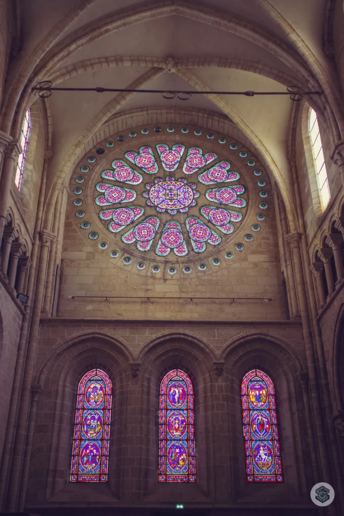 Vitraux de l'Abbaye de Saint-Michel dans l'Aisne