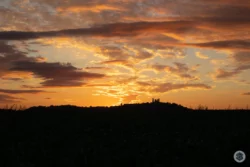 spot photo au coucher de soleil, ville de Laon dans l'Aisne