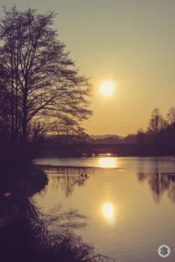 Coucher de soleil sur le lac de l'Ailette